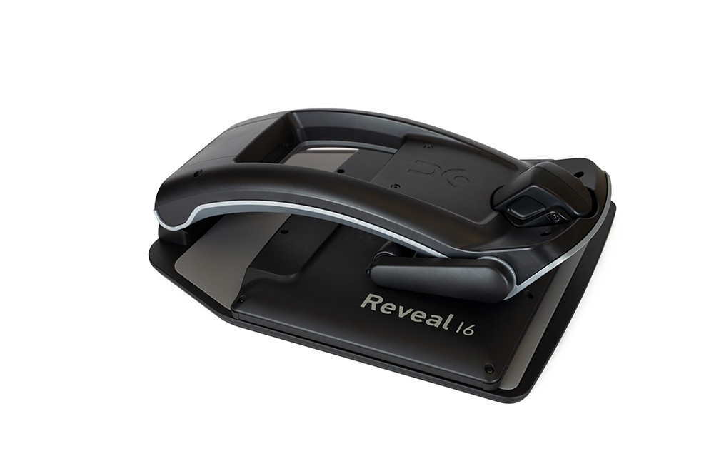 Reveal 16 Full HD digital magnifier